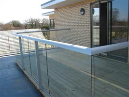 aluminium handrails with glass cambridge