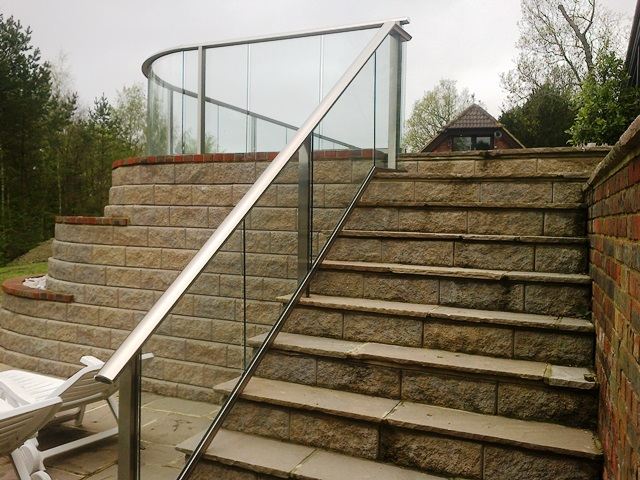 Aluminium handrail finish