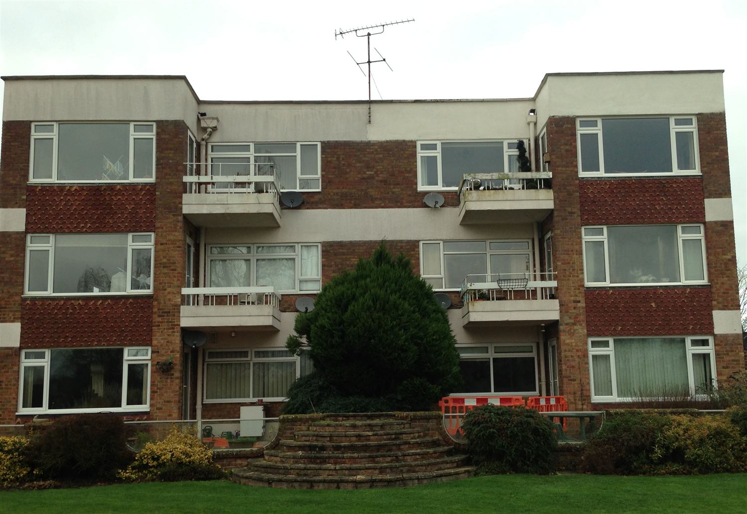 Refurbishment of balconies