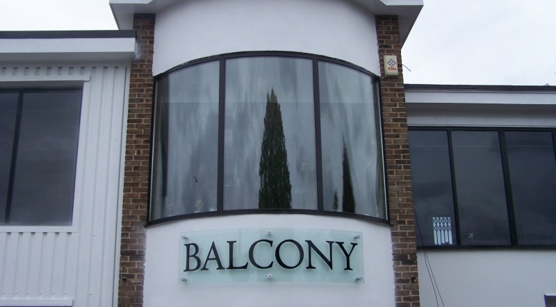 Balconette was one of the few companies that could do curved glass